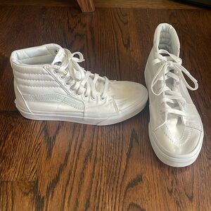 Vans size women’s 7 Sk8-Hi true white canvas shoes